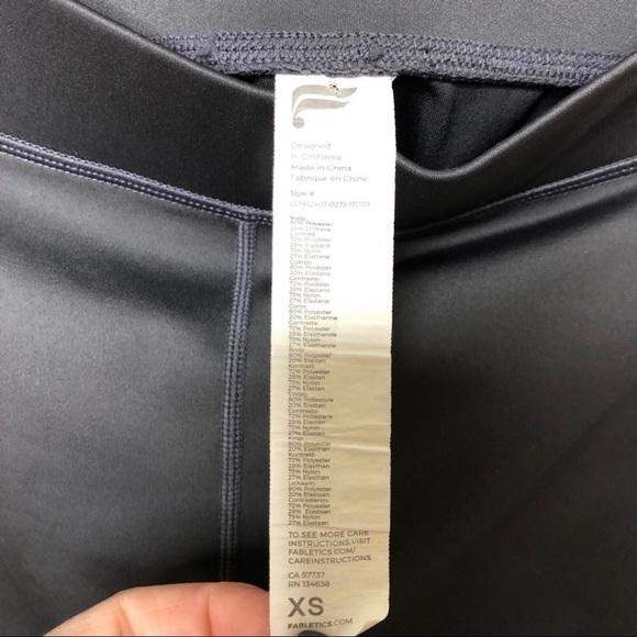 Fabletics Ultra Cool Floral 7/8 Leggings Mid Rise Size XS Gray Black Activewear - Picture 9 of 9
